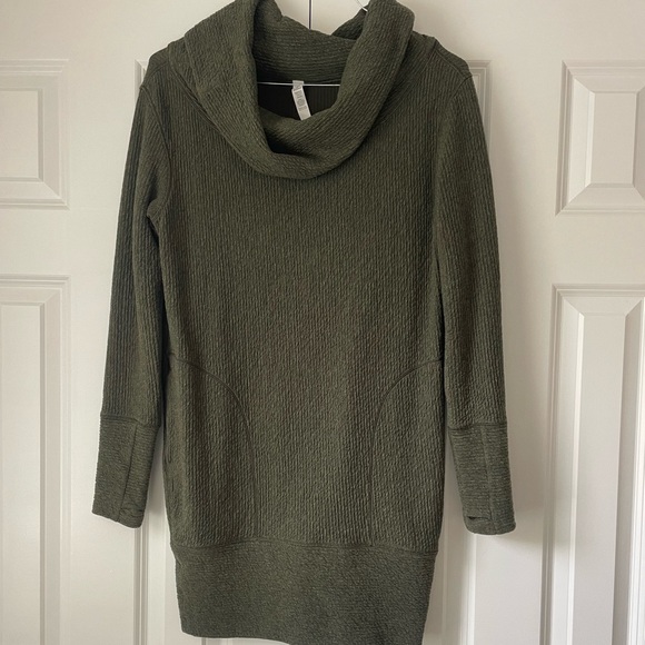 lululemon athletica Dresses & Skirts - Lulu Lemon Tunic Dress Army/Olive Green. Excellent Condition. XS